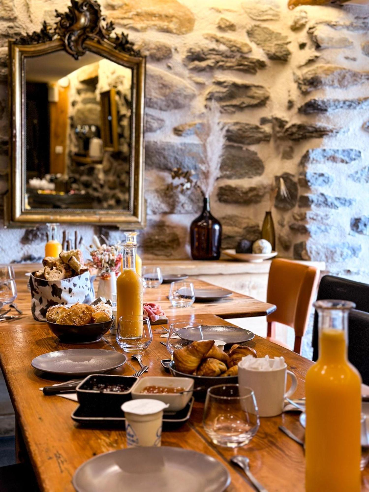 La Ferme Du Bien-Etre Bed & Breakfast Saint-Julien-Chapteuil Exterior photo